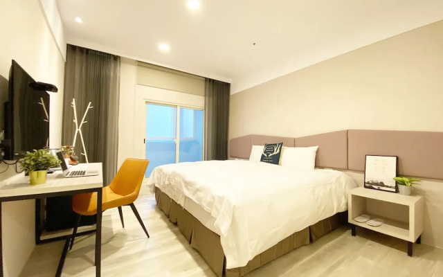 Gold Hotel