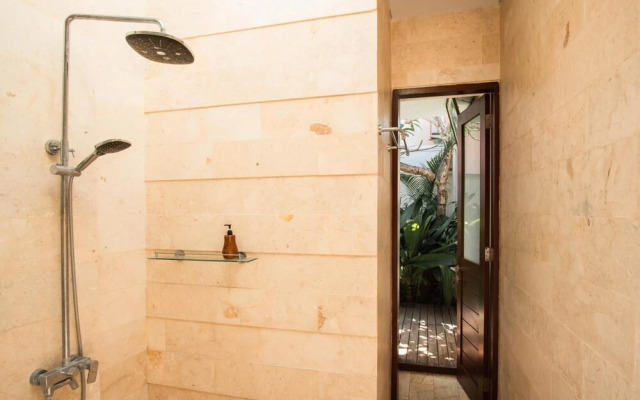 Istha Puri By Dwaraloka