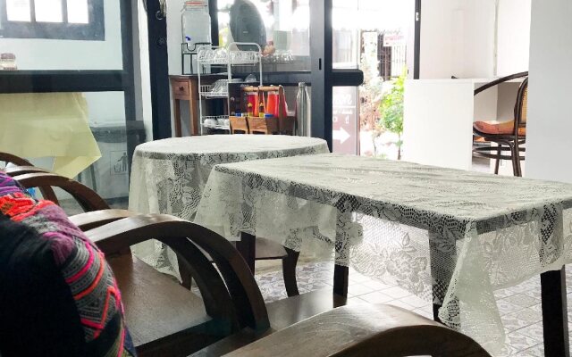 Manon Sleep Eat Drink