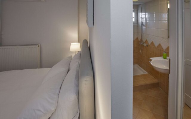 Elegant residence with Panoramic view to Acropolis by GHH