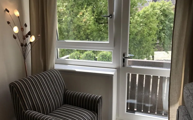 Chessels Court Apartment