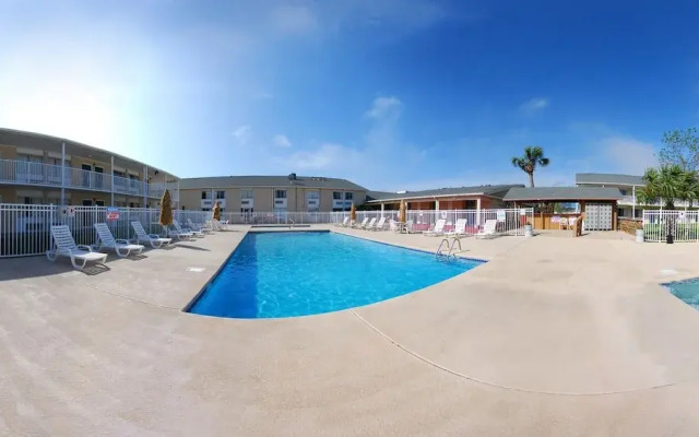 Biloxi Beach Hotel