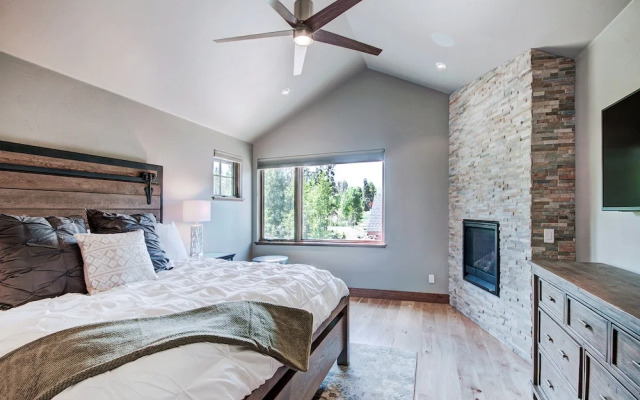 Slope View  3 Bedroom Townhouse by RedAwning