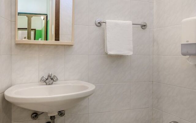 Sunflower Surf Youth Hotel