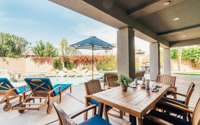 Whispering Palms by AvantStay | WALK TO COACHELLA | Pool & Hot Tub | Sleeps 16!