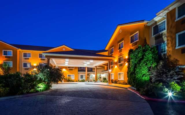 Best Western Plus Caldwell Inn & Suites