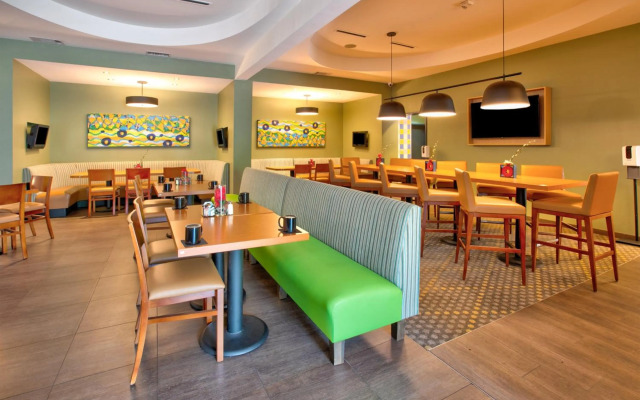 Holiday Inn DFW South by IHG