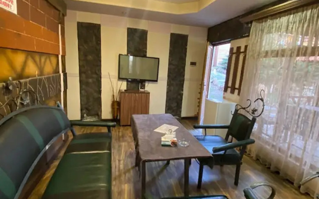 Nor Nreni Hotel