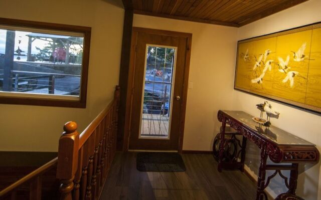 Shangri-La Oceanfront B&B