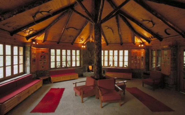 Bourazani Wildlife Resort