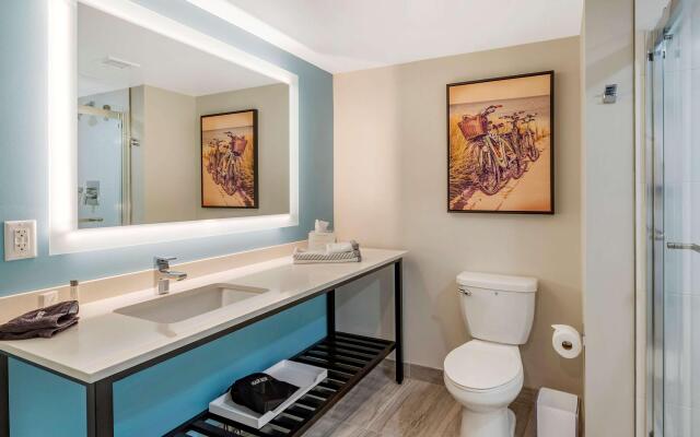 Cambria Hotel Ocean City - Bayfront