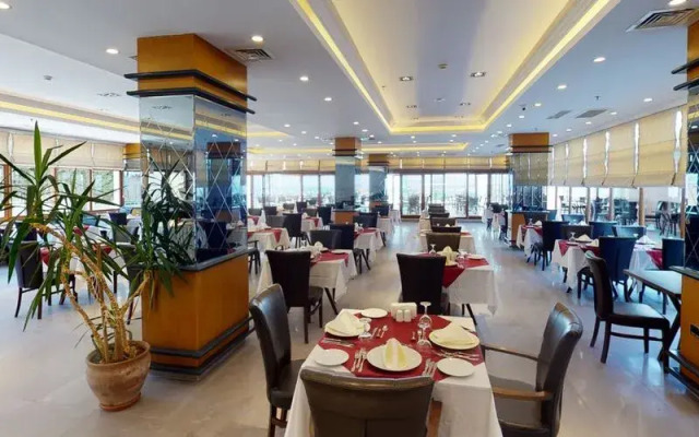 Double Royal Hotel