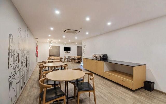OYO Townhouse 123 White Ridge Kondapur