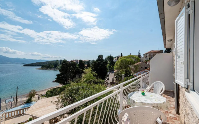 Apartments by the sea Korcula - 10051