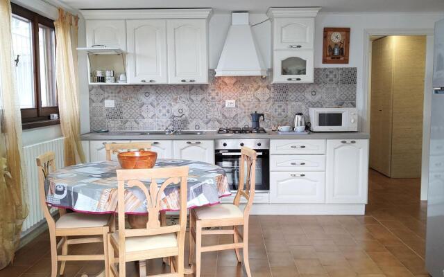Cosy apartment in Pesaro with shared pool