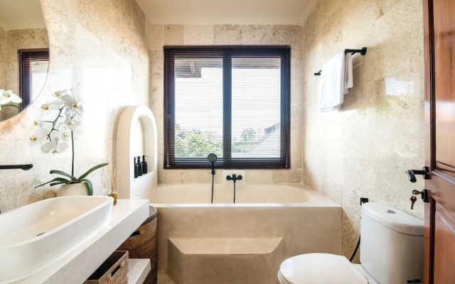 Canggu 400m Tobeach Escape 4br Designer Villa