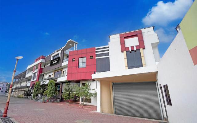 Super Townhouse Lalghati Near Airport