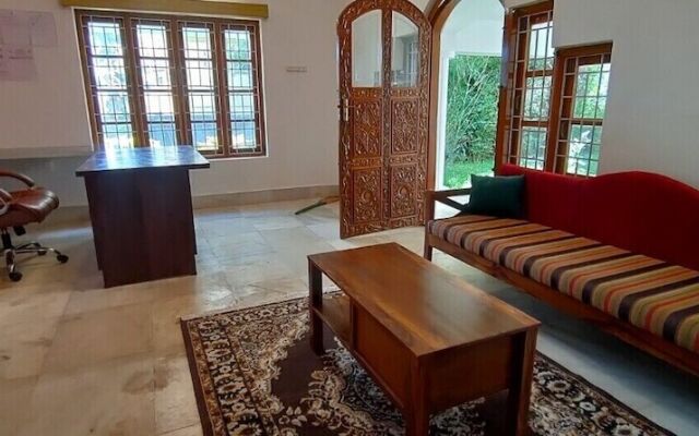 Myspace Holiday Inn - Ooty