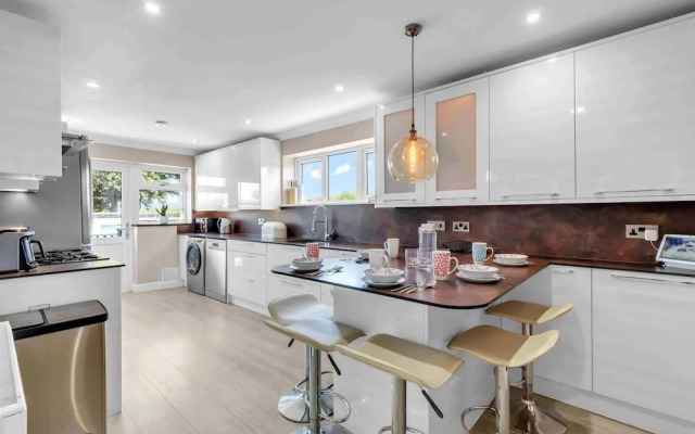 Sea Downs House With Free Parking By My Getaways