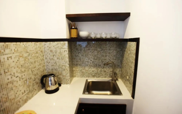 Emily Hotel & Apartments