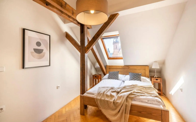 Štupartská 9 - Tyn Church View Apartment with terrace