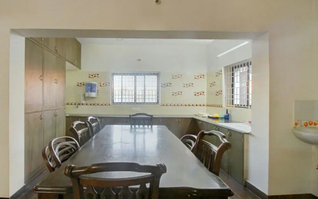OYO 8282 Heritage Residency