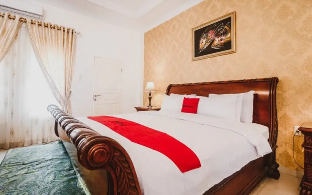 RedDoorz Plus Syariah @ Jalan Brigjend Katamso Medan