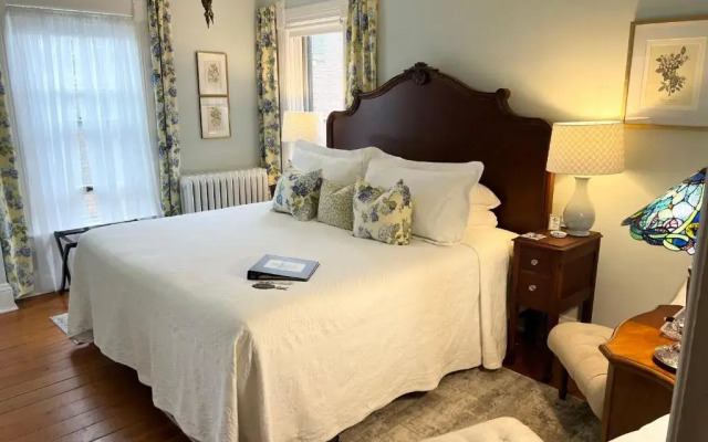Lamberson Guest House