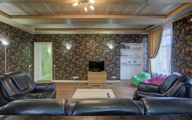 Apartments Millionnaya 11