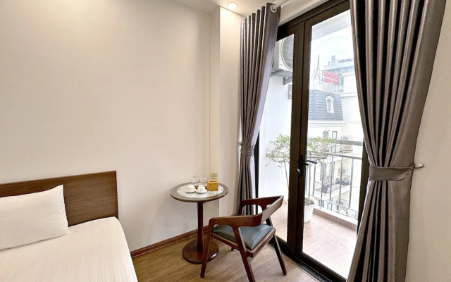 Au79 Hotel & Apartment