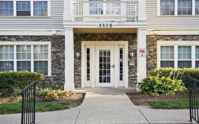 Cozy Pikesville Penthouse With Basketball Arcade 2 Bedroom Condo