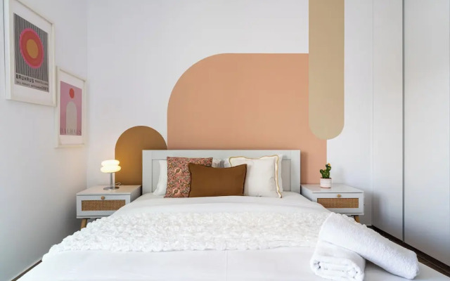 Lunette Artful 1-BR Apartment in Larnaca