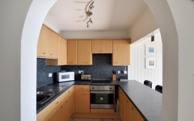9 Bay View Court