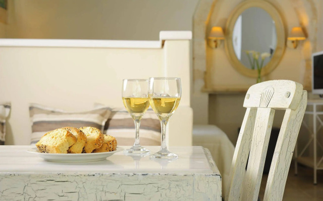 Mythos Suites Boutique Hotel