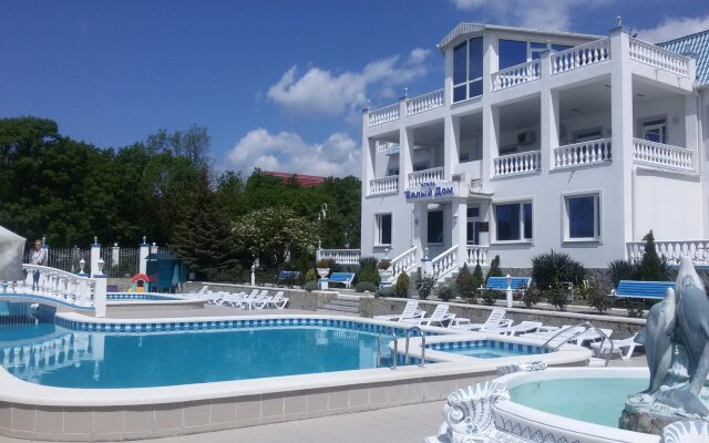White House Hotel