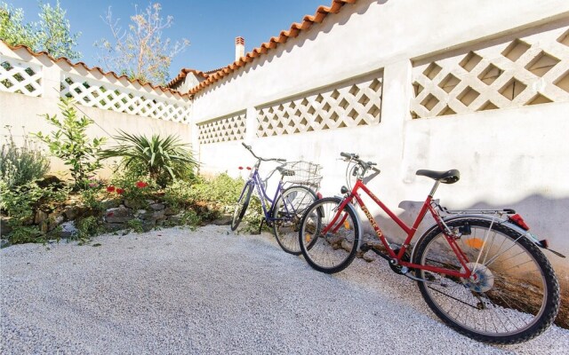 Beautiful Home in Betiga With Wifi and 2 Bedrooms