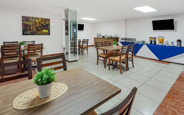 Days Inn by Wyndham Piedras Negras