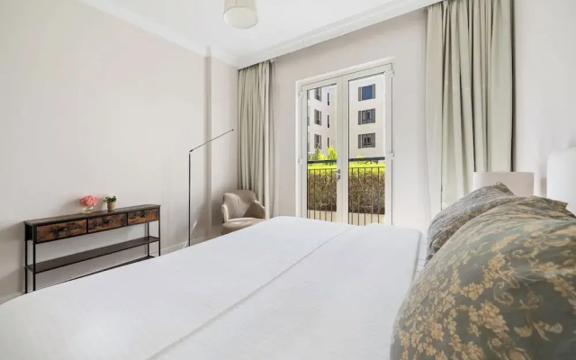 Stylish 2BR with Beach Access