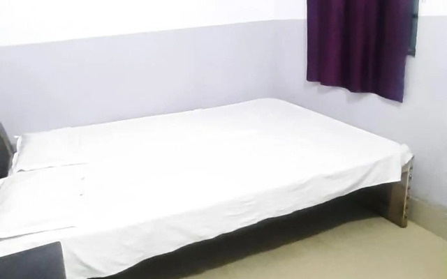 SPOT ON 87876 Gajadhar Rest House