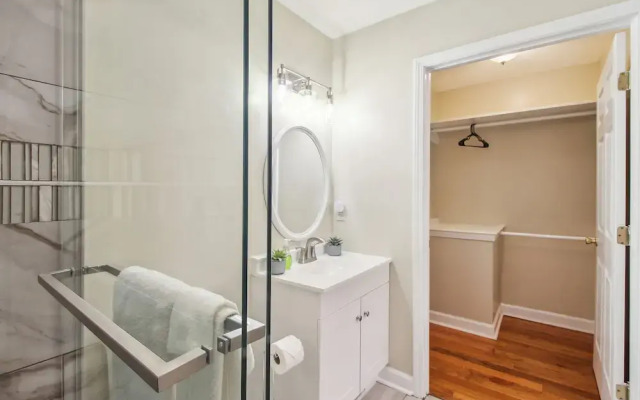 Savannah Home w/ Patio & Grill ~ 2 Mi to Downtown