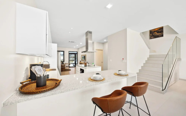 Catalina Residence Apt 3 - L.g. Smith Boulevard 546-j