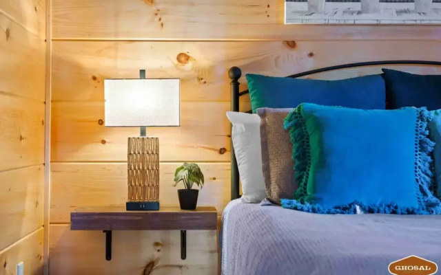 Skyview Serenity by Ghosal Luxury Lodging