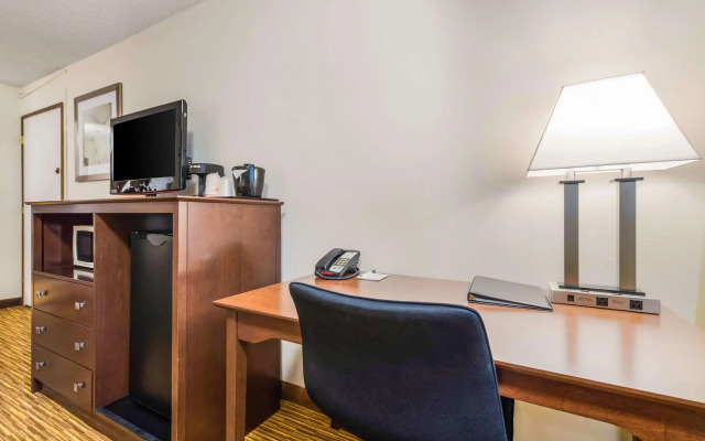 Quality Inn & Suites Lacey Olympia