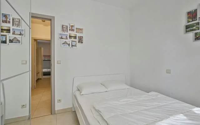 Apartment in Blankenberge Near the Marina
