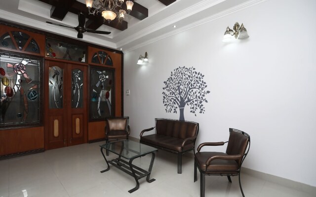 OYO 13293 Home Luxury Villa Canal Road