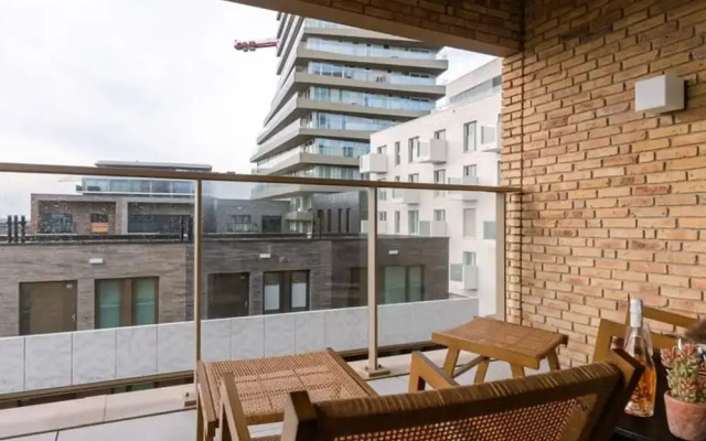 Beautiful Apartment With Terrace and Parking