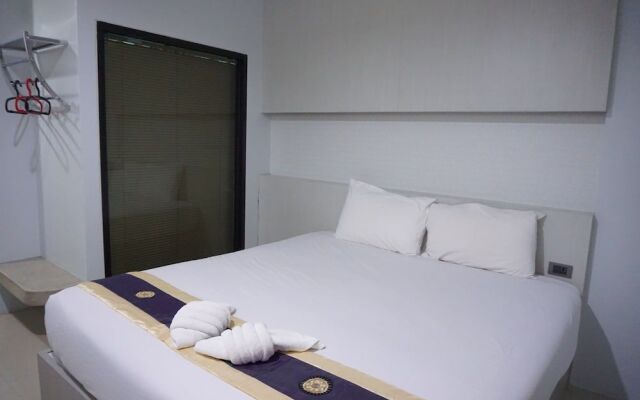 C2U Hotel Uthai Thani - Adults Only