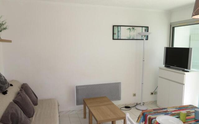 Appartement Sète, 2 Pièces, 4 Personnes - Fr-1-338-82