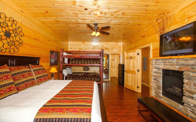 Foxwood Mansion Fourteen Bedroom Cabin