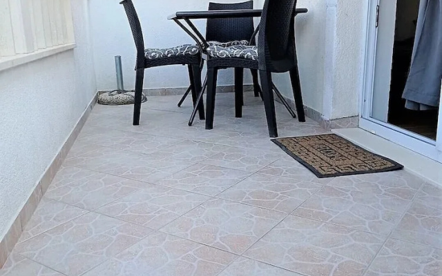 Sea-view Apartment - Sleeps 4, Parking & Balcony